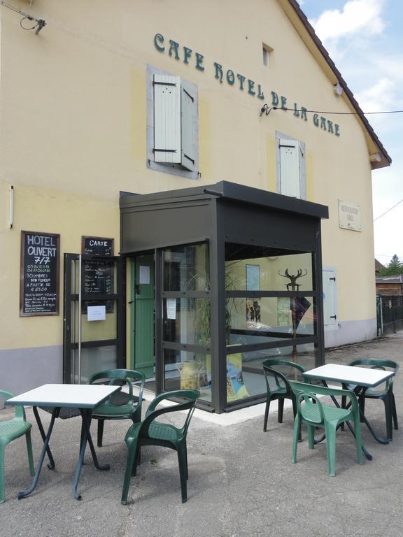 Cafe Hotel De La Gare Champagnole Buitenkant foto