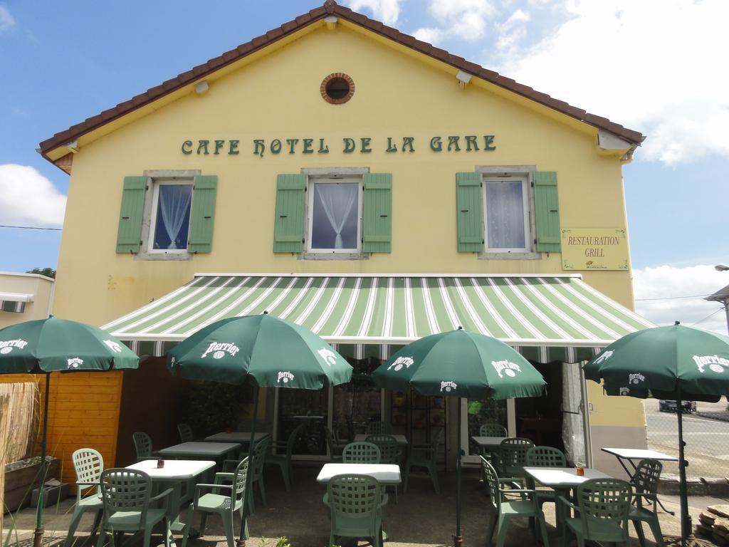 Cafe Hotel De La Gare Champagnole Buitenkant foto