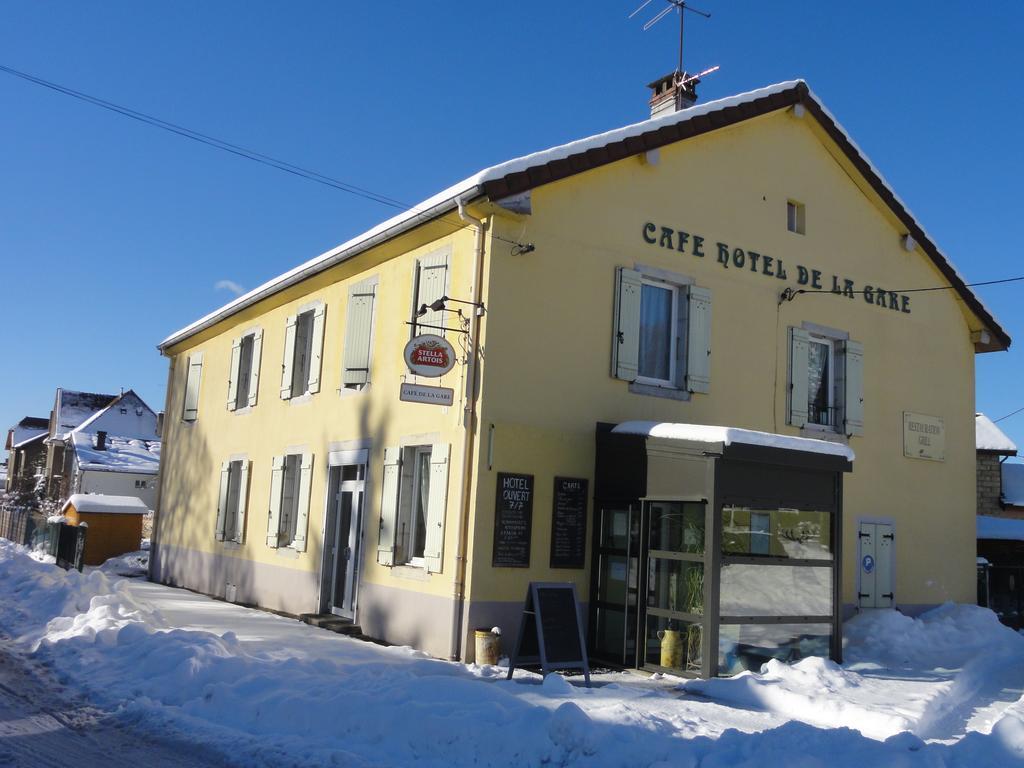 Cafe Hotel De La Gare Champagnole Buitenkant foto