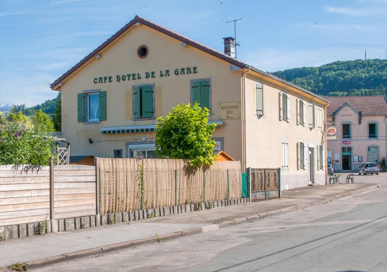 Cafe Hotel De La Gare Champagnole Buitenkant foto