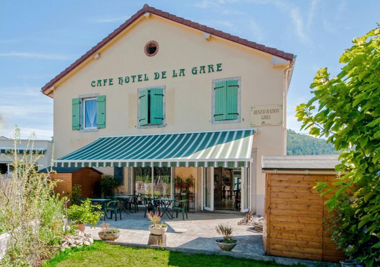 Cafe Hotel De La Gare Champagnole Buitenkant foto